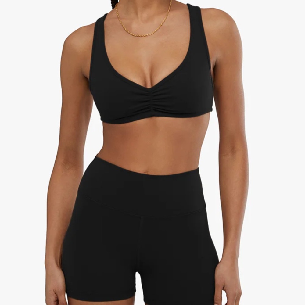 Ruched Scoop Neck Bra | Black